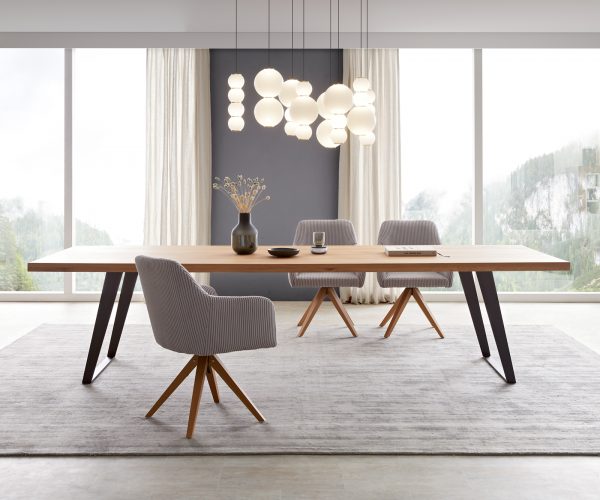 Jedálenský stôl Edge 300x100 cm prírodný dub šikmý rám kov čierny