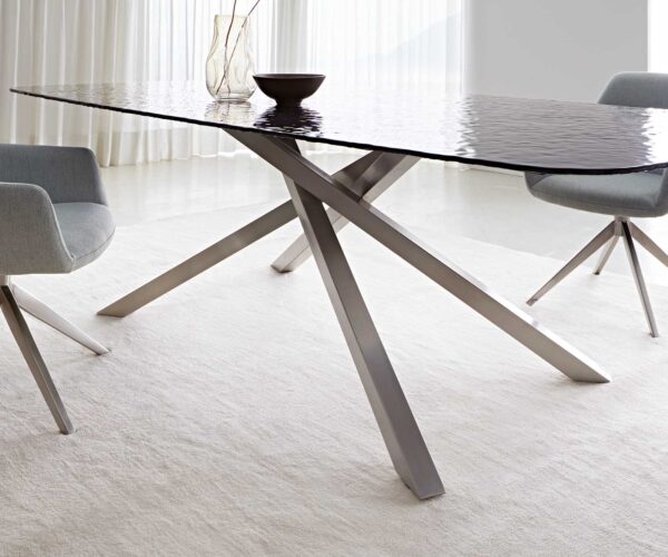 Jedálenský stôl Edge zaoblený tvar 240x120 reliéfne sklo dymovo čierna 3D dizajn krížová podstava nerezová oceľ - Image 7