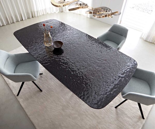 Jedálenský stôl Edge oválny 240x120 reliéfne sklo dymovo čierna 3D dizajn podstava v tvare V plochá oceľ čierna - Image 6