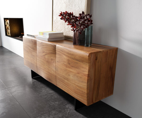 Komoda New Live-Edge 145 cm prírodná akácia, 3 dvere, nohy v štýle floating, kov čierny - Image 2
