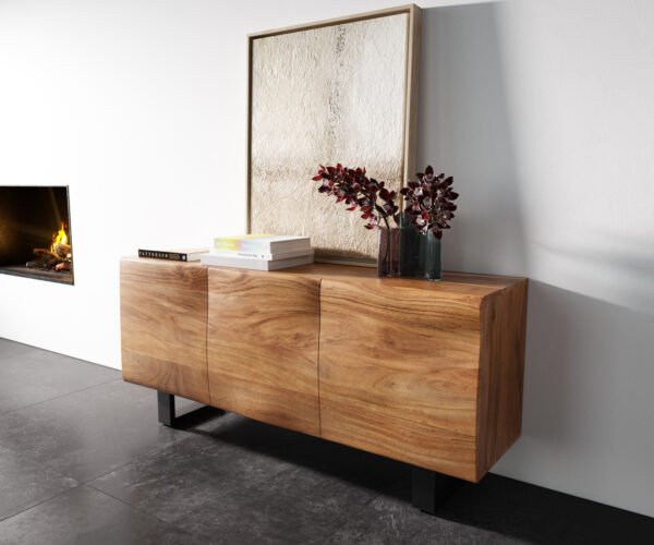 Komoda New Live-Edge 145 cm prírodná akácia 3 dvere kovový rám na lyžiach čierny